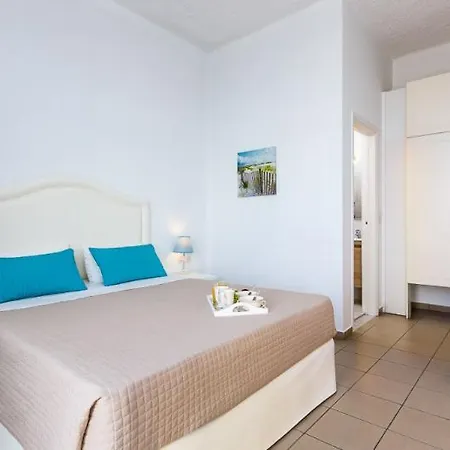 Отель Aqua Marina Living