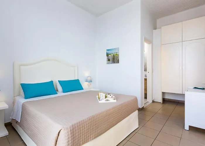 Отель Aqua Marina Living